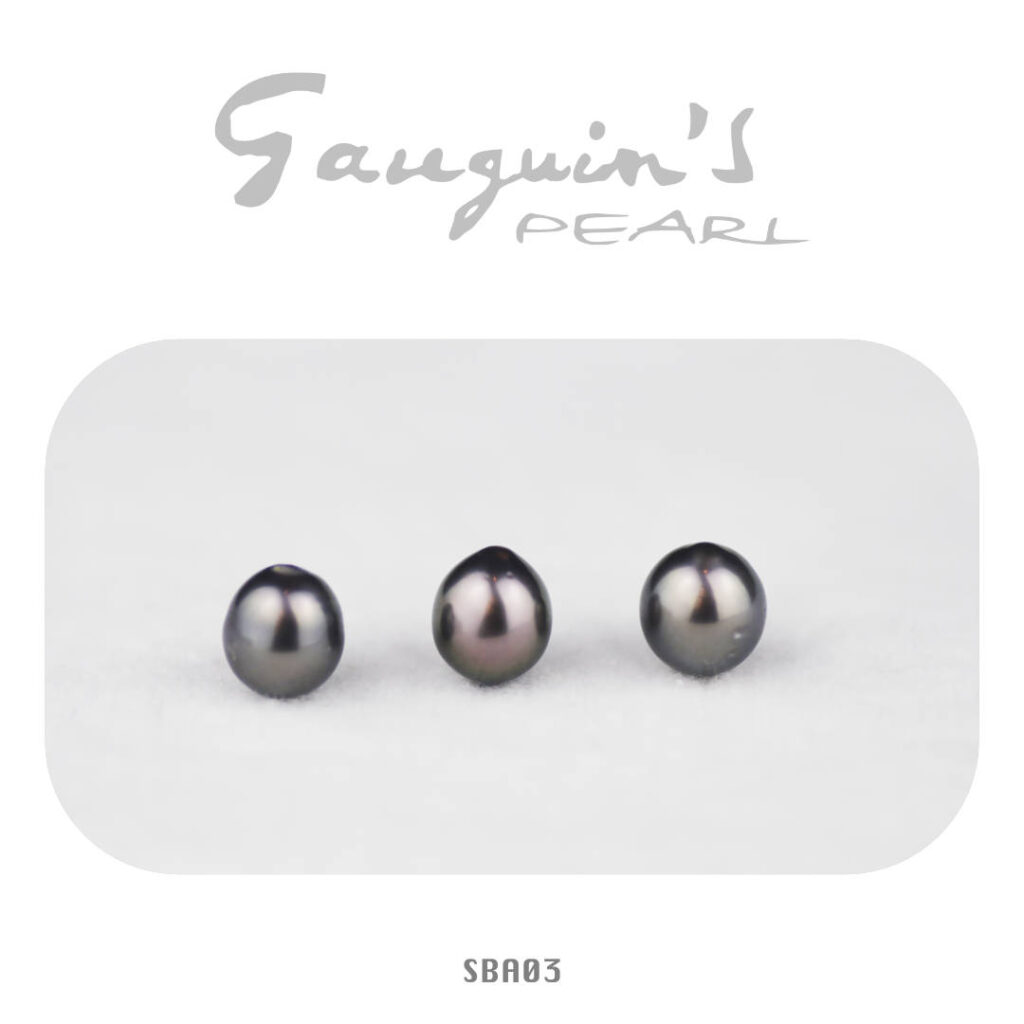 03 Semi-baroques Tahitian pearls, 8mm