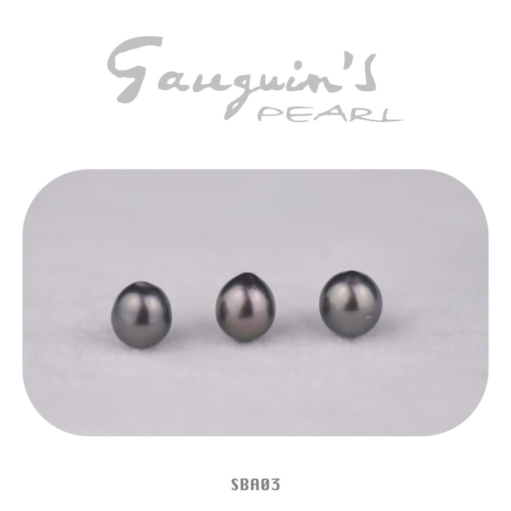 03 Semi-baroques Tahitian pearls, 8mm