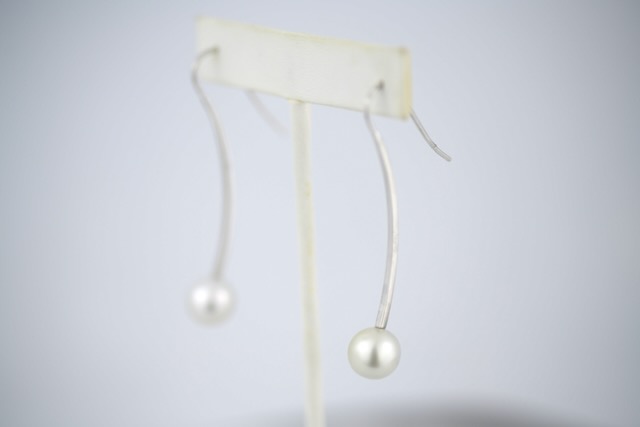 Elegant Earrings, White Tahitian pearls
