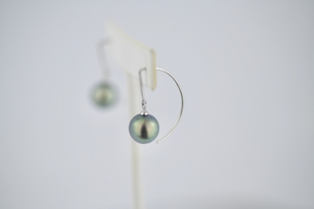 Pendant earrings Green Tahitian pearls